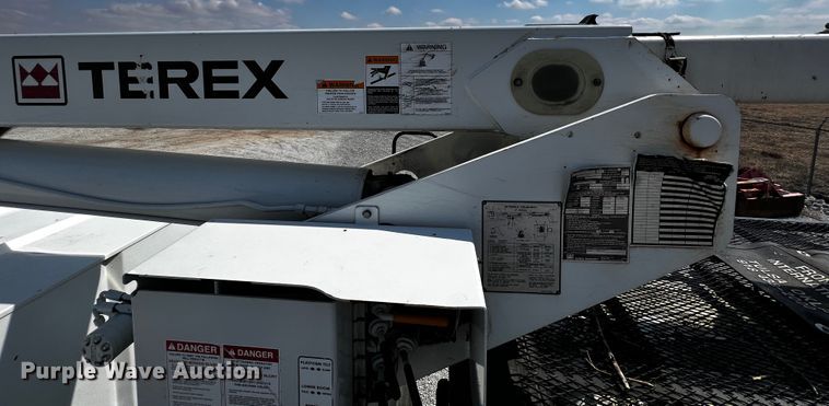 image for item JH9275 2011 Freightliner Business Class M2  forestry bucket truck