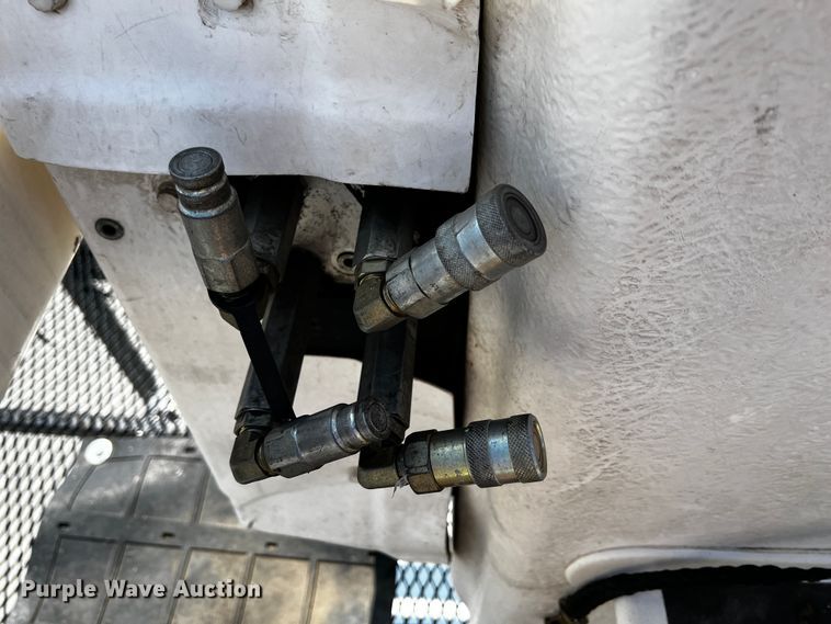 image for item JH9275 2011 Freightliner Business Class M2  forestry bucket truck