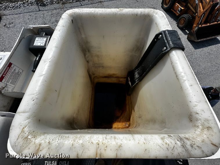 image for item JH9275 2011 Freightliner Business Class M2  forestry bucket truck