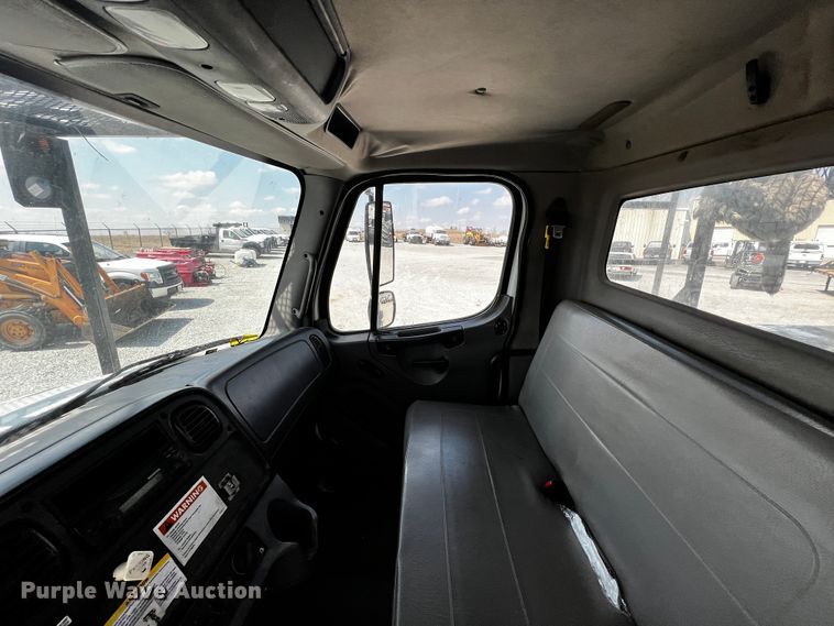 image for item JH9275 2011 Freightliner Business Class M2  forestry bucket truck