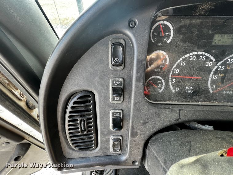 image for item JH9275 2011 Freightliner Business Class M2  forestry bucket truck