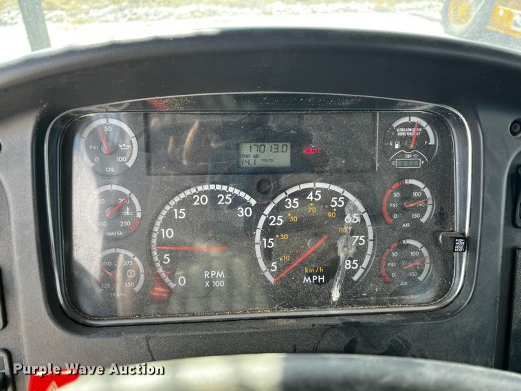 image for item JH9275 2011 Freightliner Business Class M2  forestry bucket truck