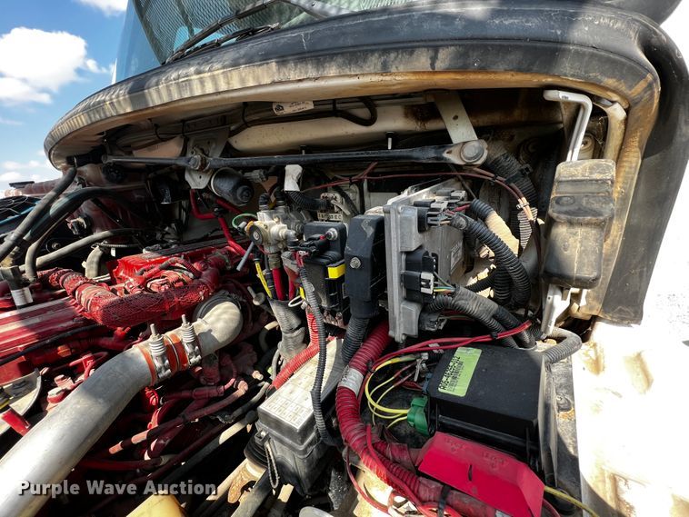 image for item JH9275 2011 Freightliner Business Class M2  forestry bucket truck