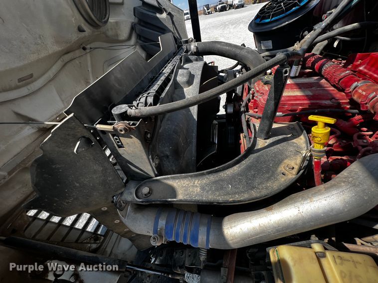 image for item JH9275 2011 Freightliner Business Class M2  forestry bucket truck