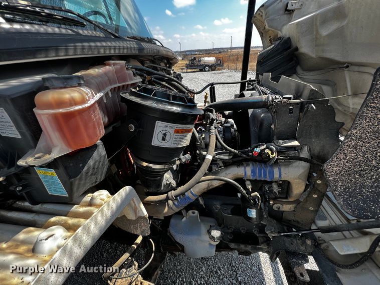 image for item JH9275 2011 Freightliner Business Class M2  forestry bucket truck