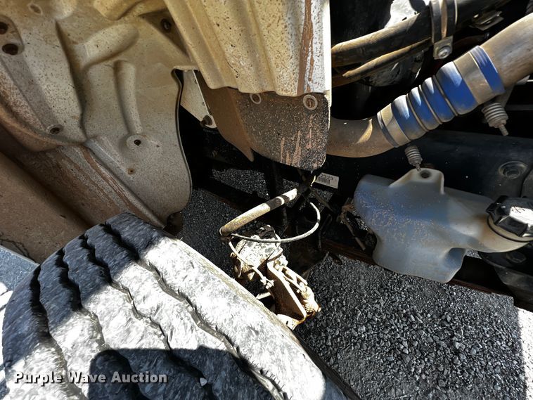 image for item JH9275 2011 Freightliner Business Class M2  forestry bucket truck