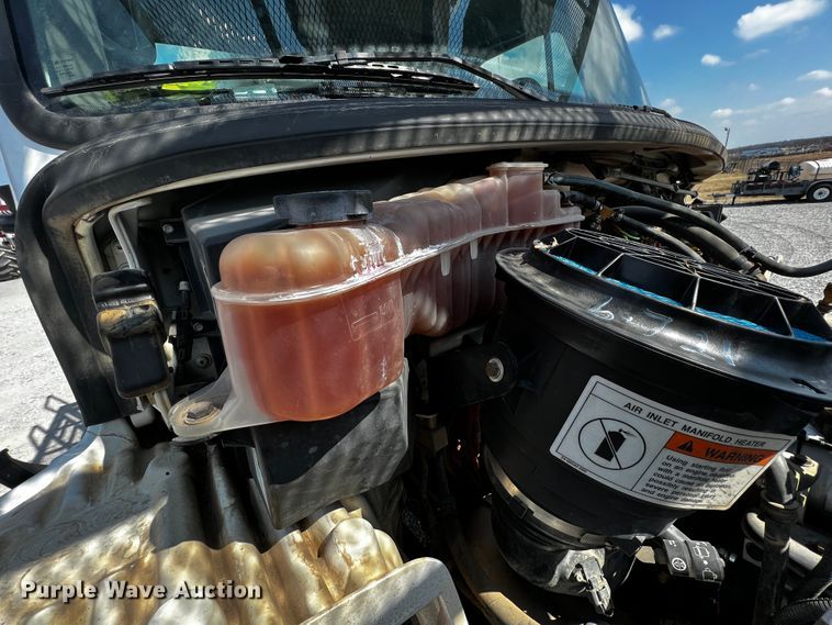 image for item JH9275 2011 Freightliner Business Class M2  forestry bucket truck