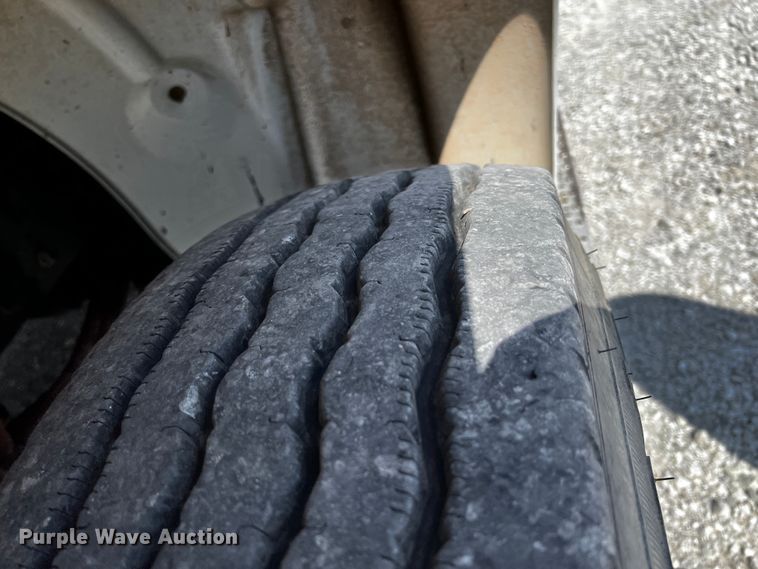 image for item JH9275 2011 Freightliner Business Class M2  forestry bucket truck