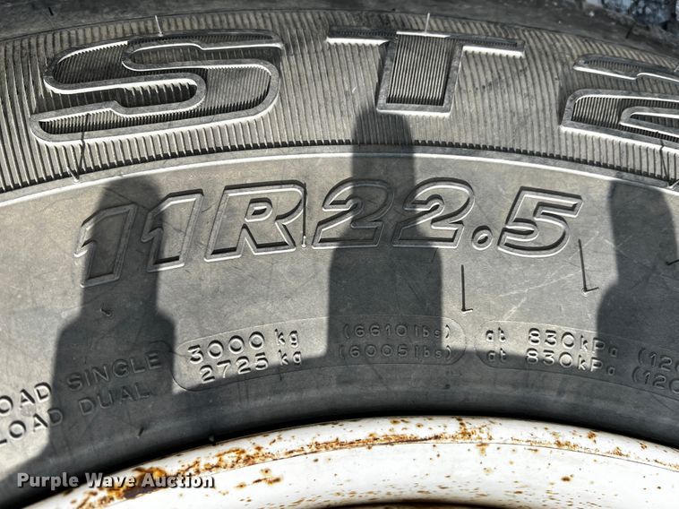 image for item JH9275 2011 Freightliner Business Class M2  forestry bucket truck