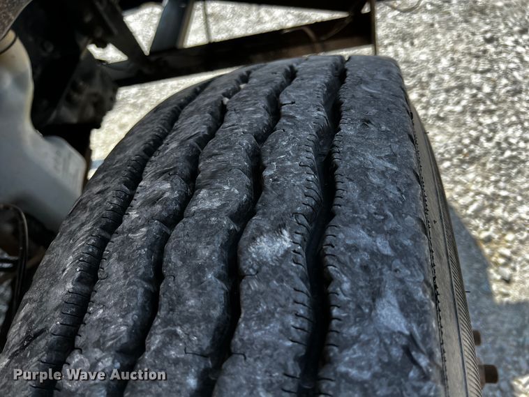 image for item JH9275 2011 Freightliner Business Class M2  forestry bucket truck