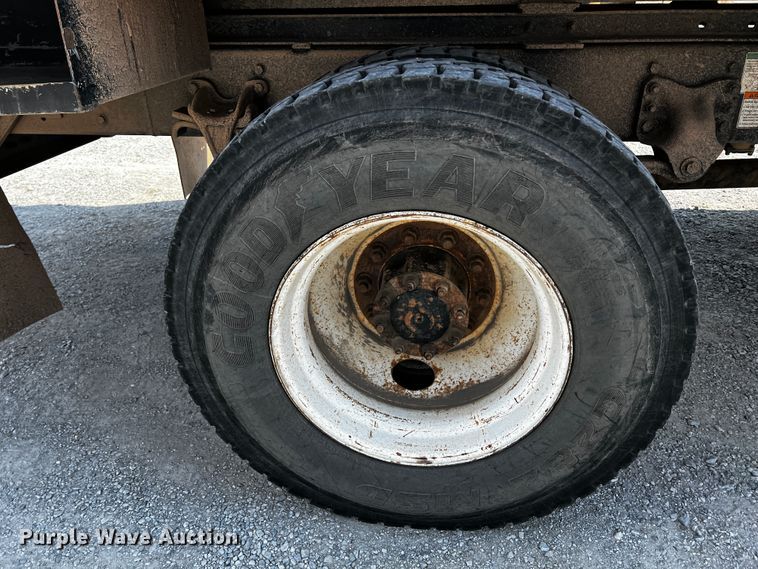 image for item JH9275 2011 Freightliner Business Class M2  forestry bucket truck