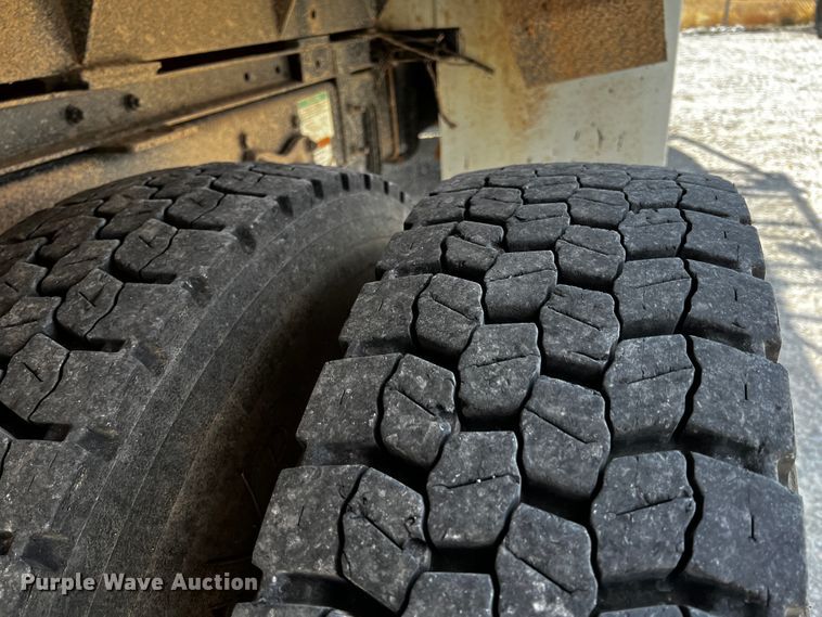 image for item JH9275 2011 Freightliner Business Class M2  forestry bucket truck