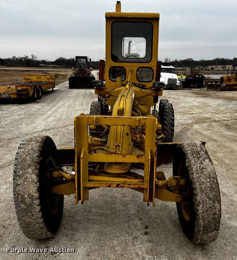 image for item JH9292 Allis-Chalmers  rigid frame motor grader