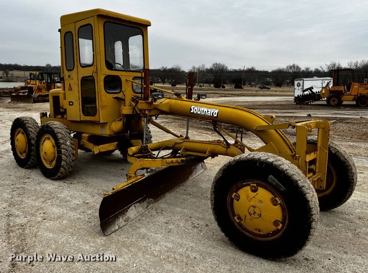 image for item JH9292 Allis-Chalmers  rigid frame motor grader