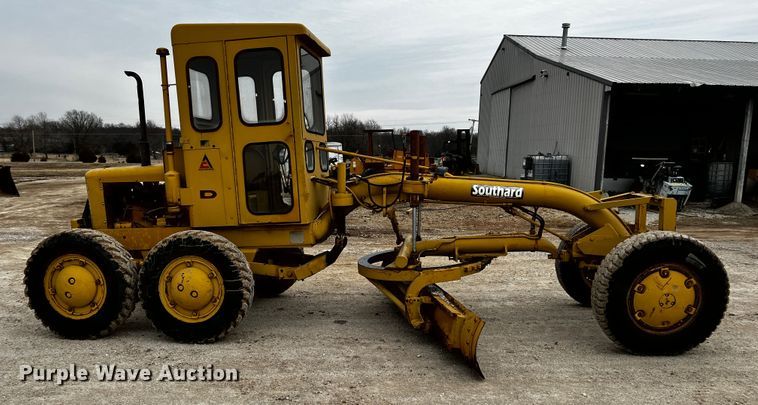 image for item JH9292 Allis-Chalmers  rigid frame motor grader