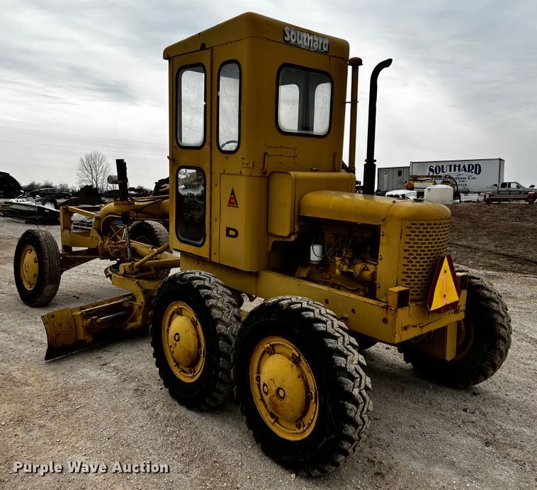 image for item JH9292 Allis-Chalmers  rigid frame motor grader
