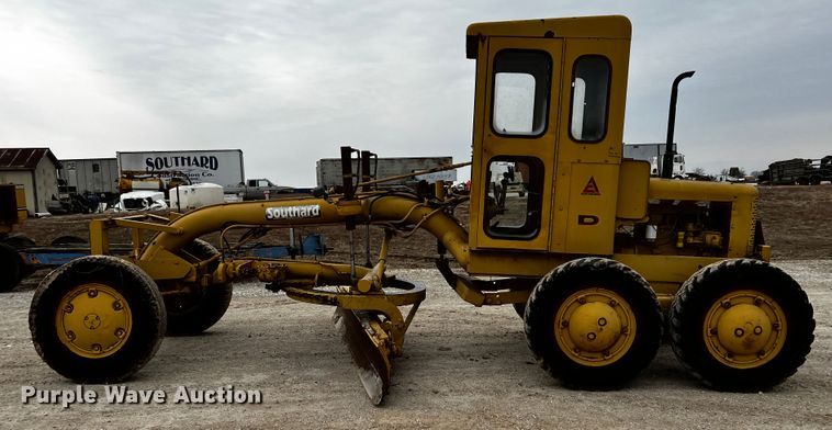 image for item JH9292 Allis-Chalmers  rigid frame motor grader