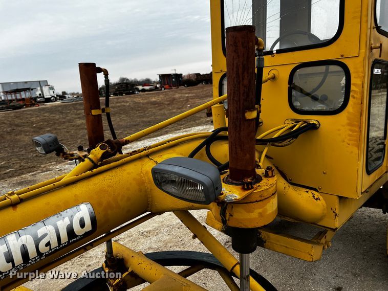 image for item JH9292 Allis-Chalmers  rigid frame motor grader