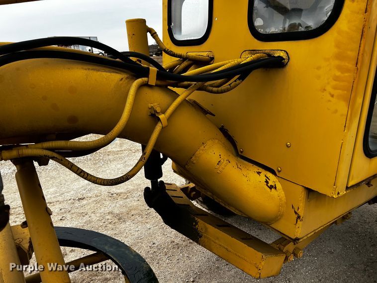 image for item JH9292 Allis-Chalmers  rigid frame motor grader