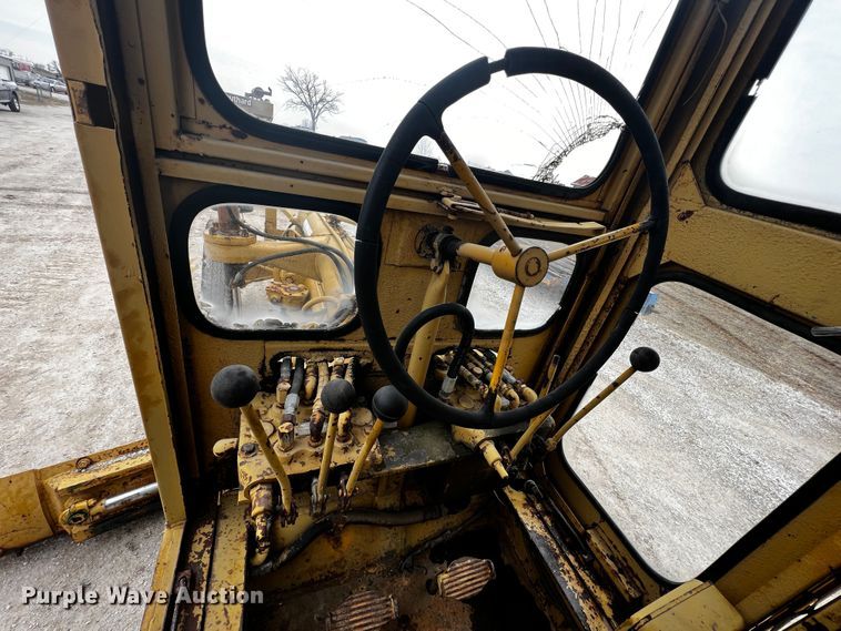 image for item JH9292 Allis-Chalmers  rigid frame motor grader