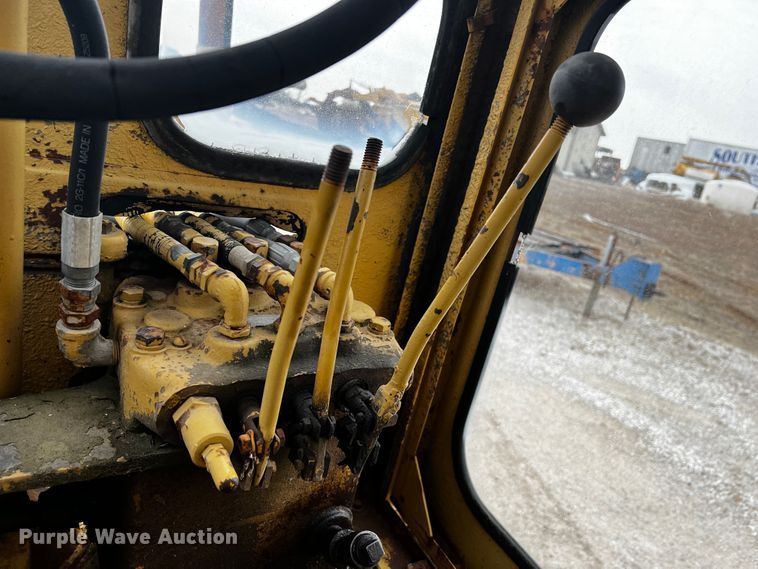 image for item JH9292 Allis-Chalmers  rigid frame motor grader