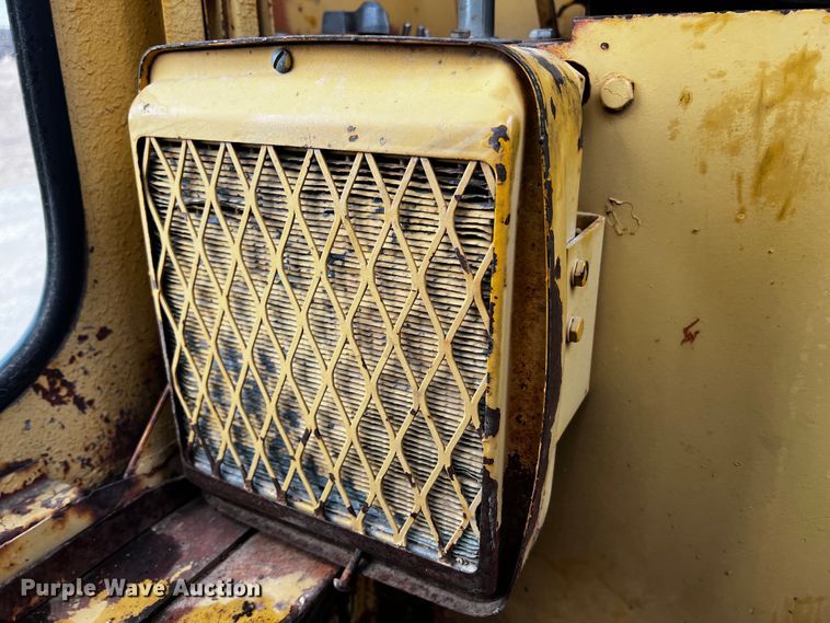 image for item JH9292 Allis-Chalmers  rigid frame motor grader