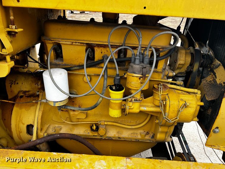 image for item JH9292 Allis-Chalmers  rigid frame motor grader