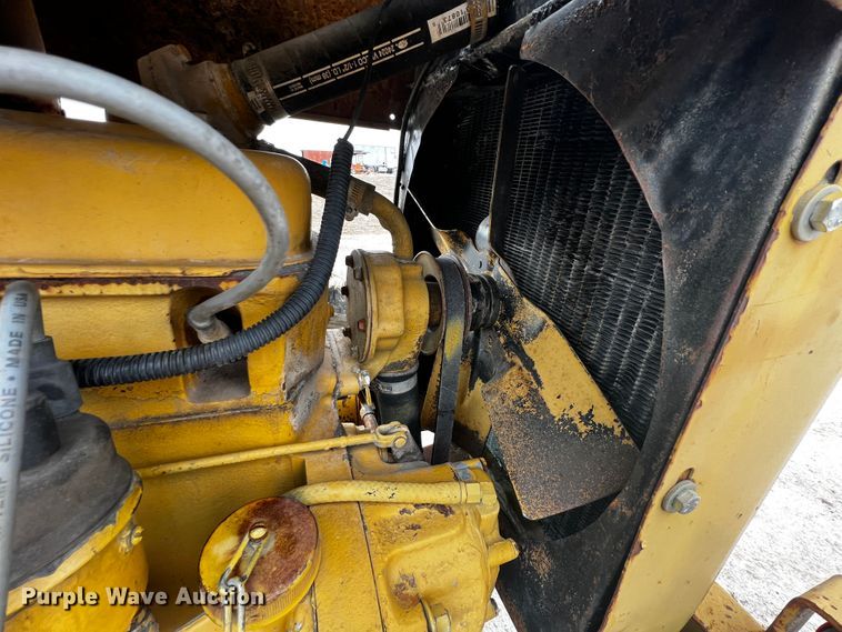 image for item JH9292 Allis-Chalmers  rigid frame motor grader