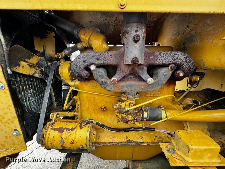 image for item JH9292 Allis-Chalmers  rigid frame motor grader
