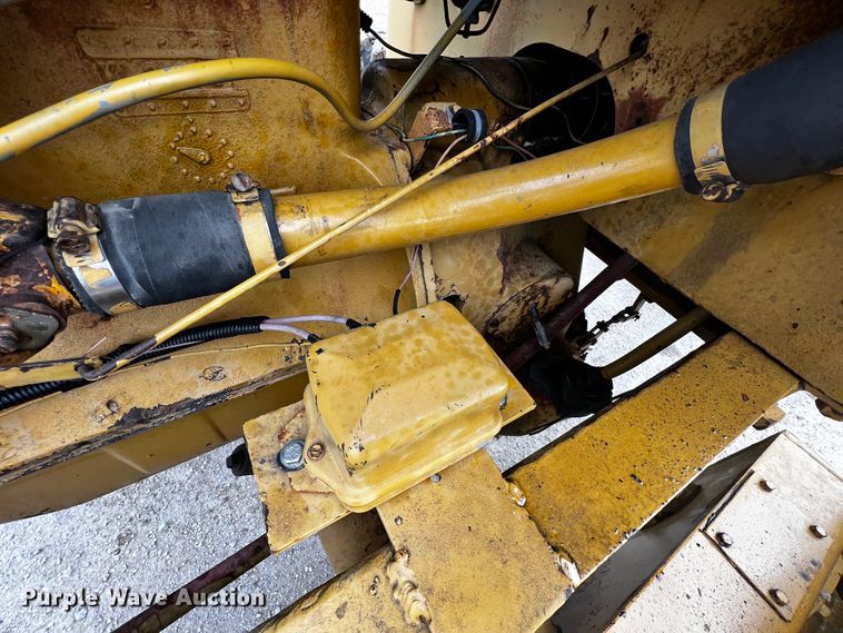 image for item JH9292 Allis-Chalmers  rigid frame motor grader