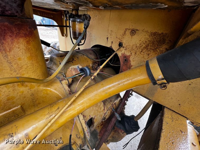 image for item JH9292 Allis-Chalmers  rigid frame motor grader