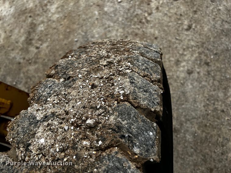 image for item JH9292 Allis-Chalmers  rigid frame motor grader