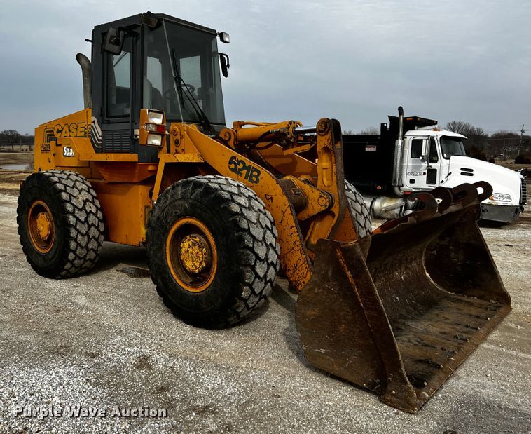image for item JH9294 1998 Case 621B  wheel loader