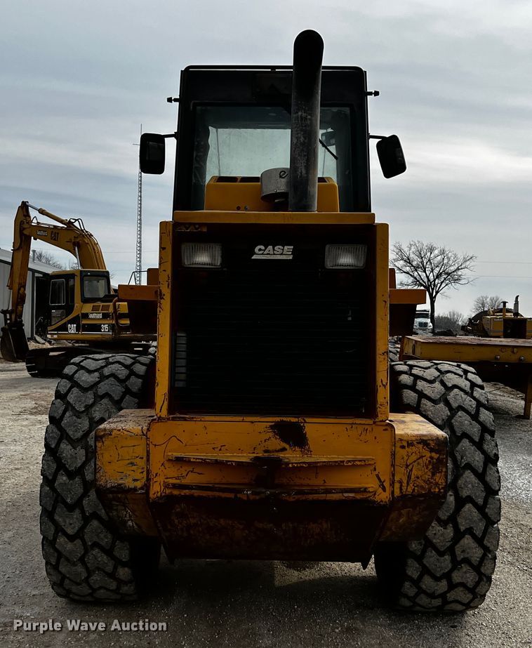 image for item JH9294 1998 Case 621B  wheel loader