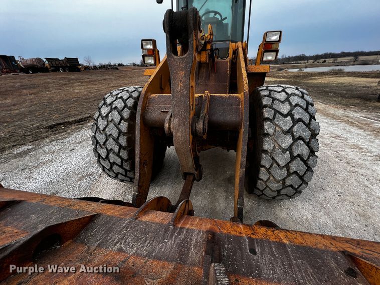 image for item JH9294 1998 Case 621B  wheel loader