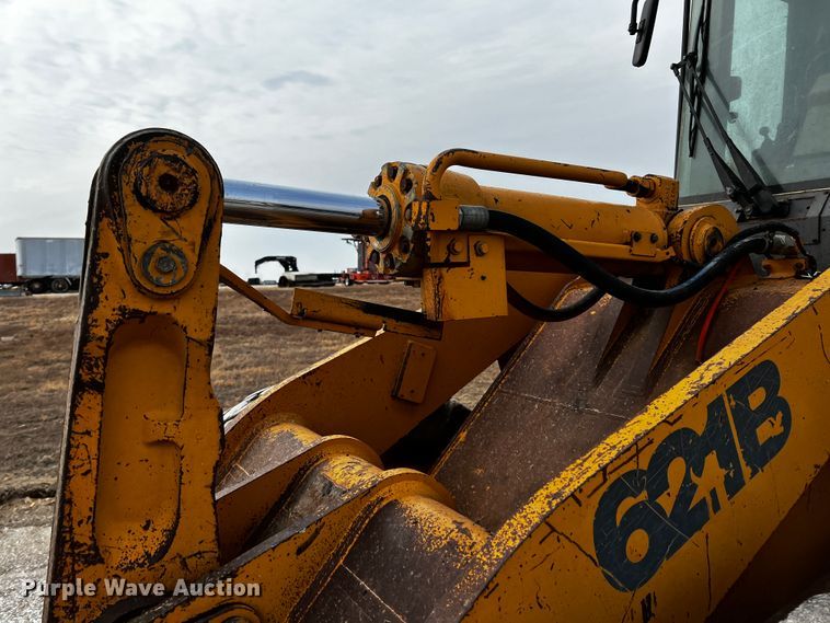 image for item JH9294 1998 Case 621B  wheel loader