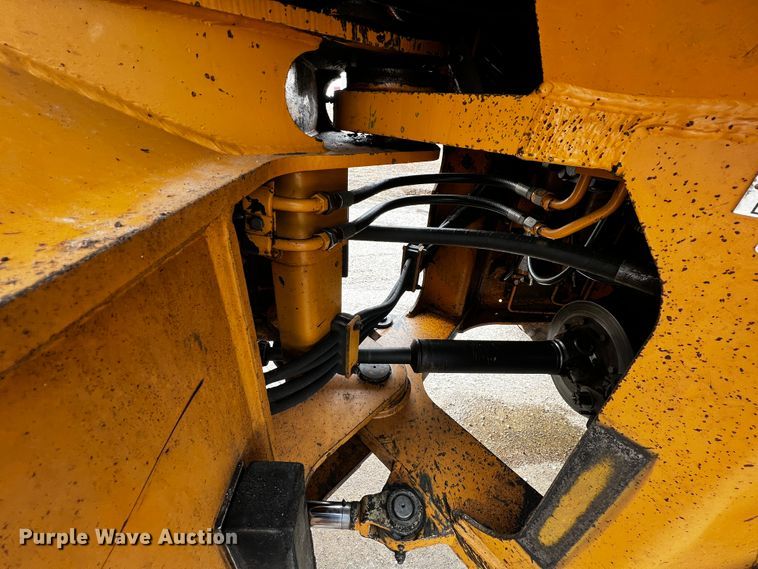 image for item JH9294 1998 Case 621B  wheel loader