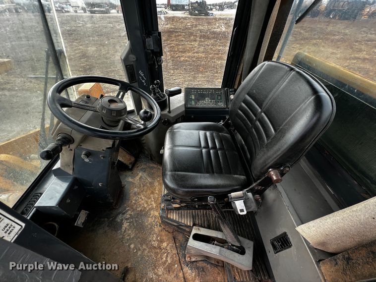 image for item JH9294 1998 Case 621B  wheel loader