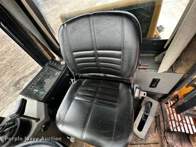 image for item JH9294 1998 Case 621B  wheel loader