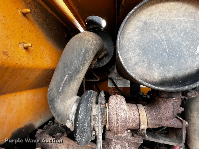 image for item JH9294 1998 Case 621B  wheel loader