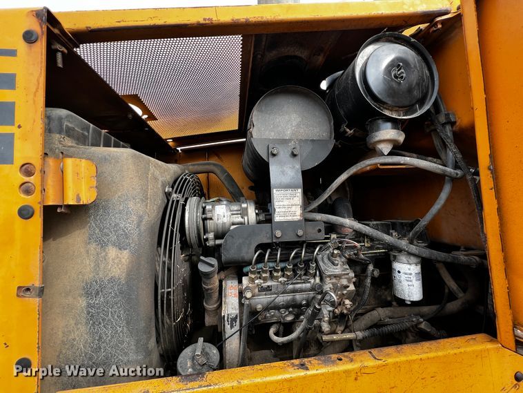 image for item JH9294 1998 Case 621B  wheel loader