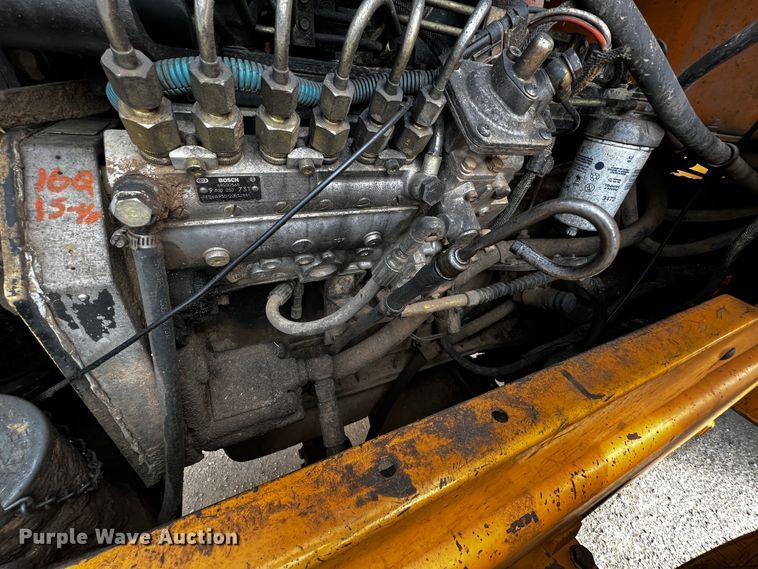 image for item JH9294 1998 Case 621B  wheel loader