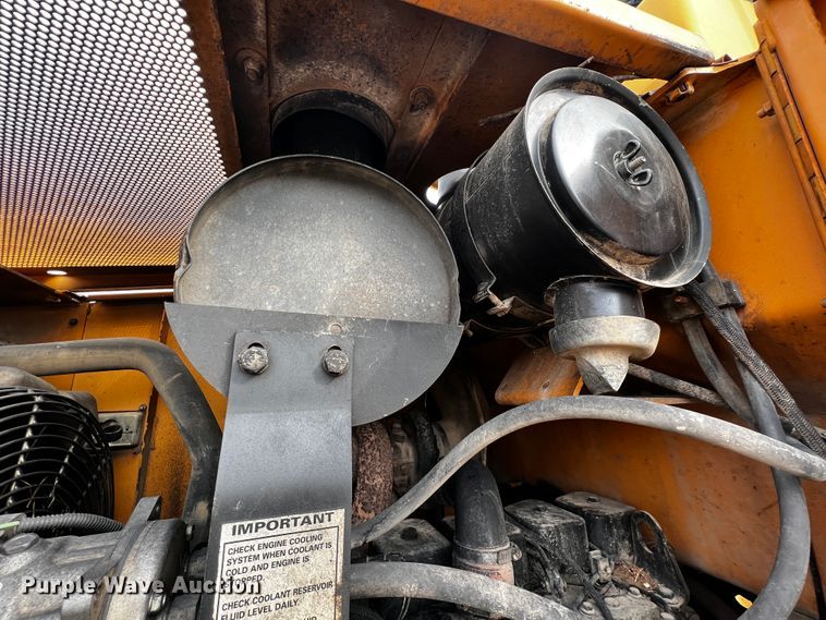 image for item JH9294 1998 Case 621B  wheel loader