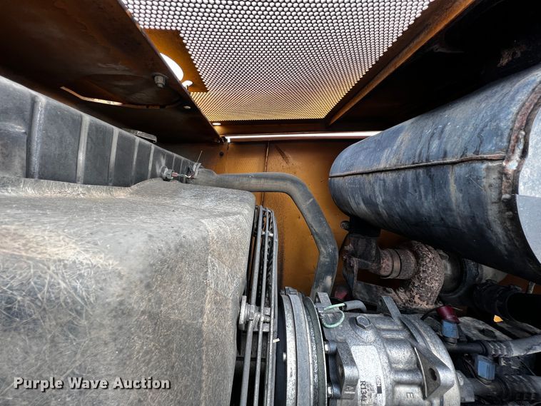 image for item JH9294 1998 Case 621B  wheel loader