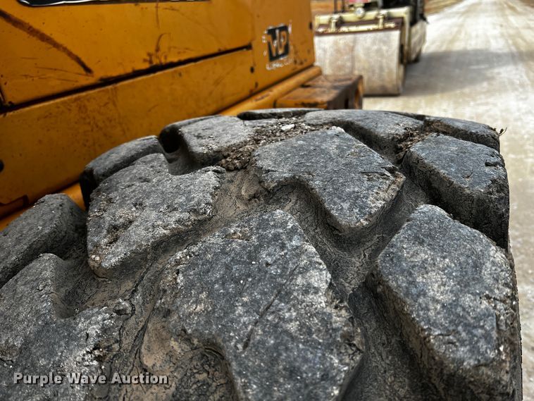 image for item JH9294 1998 Case 621B  wheel loader