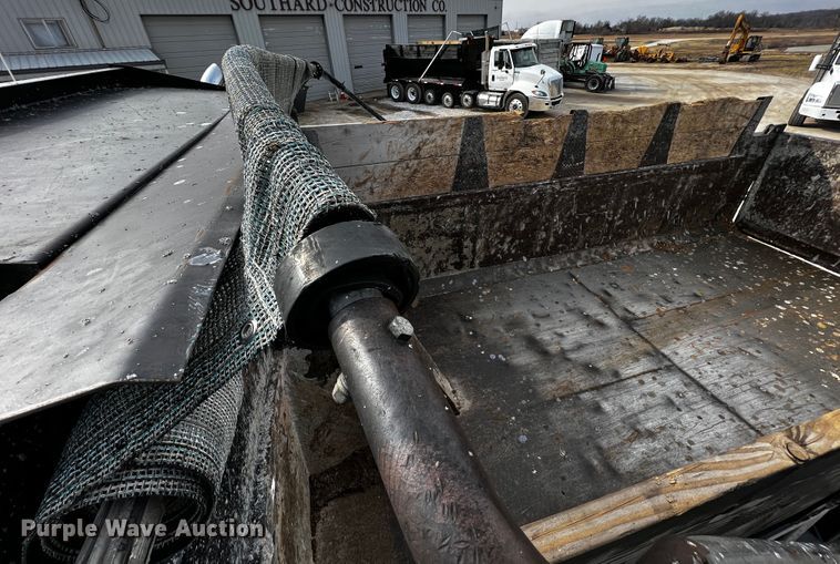 image for item JH9297 1998 Peterbilt 379  dump truck