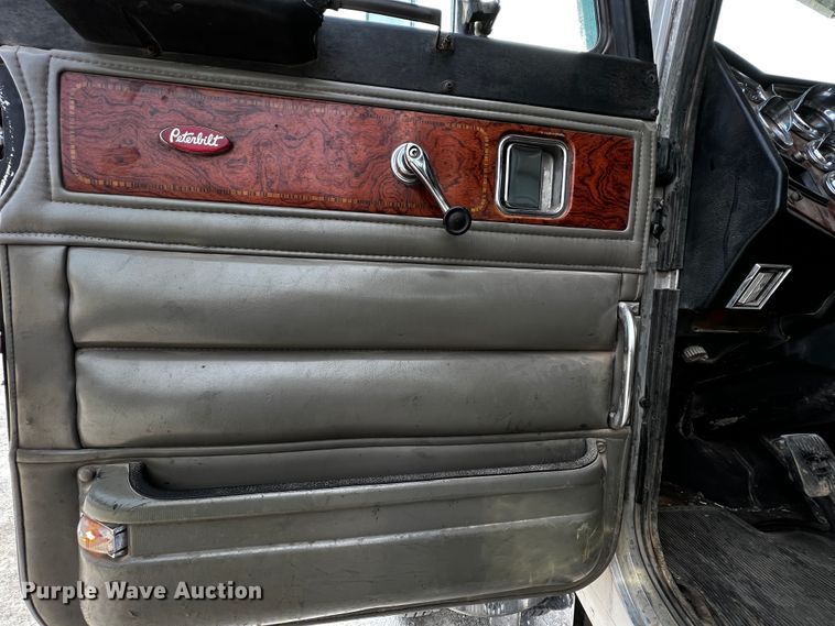 image for item JH9297 1998 Peterbilt 379  dump truck