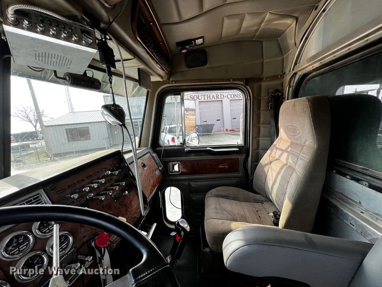 image for item JH9297 1998 Peterbilt 379  dump truck