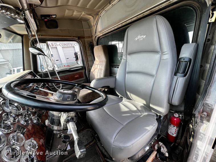 image for item JH9297 1998 Peterbilt 379  dump truck