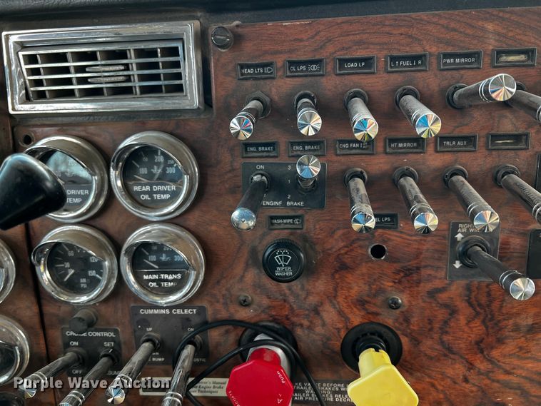 image for item JH9297 1998 Peterbilt 379  dump truck